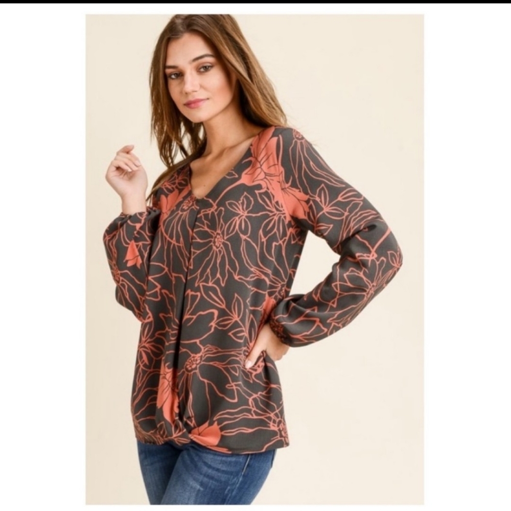 🔥$5🔥FLORAL WOVEN TOP-V NECK FALL PRINT -NEW - Picture 4 of 7